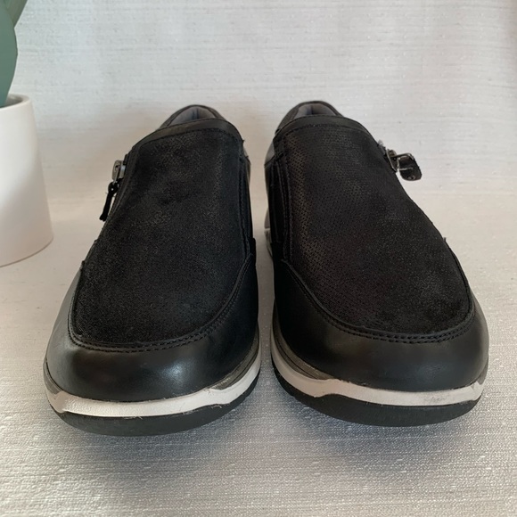 Aravon Pyper Black Leather Side Zip Comfort Slip On Sneakers Woman’s 9.5M - Picture 5 of 15